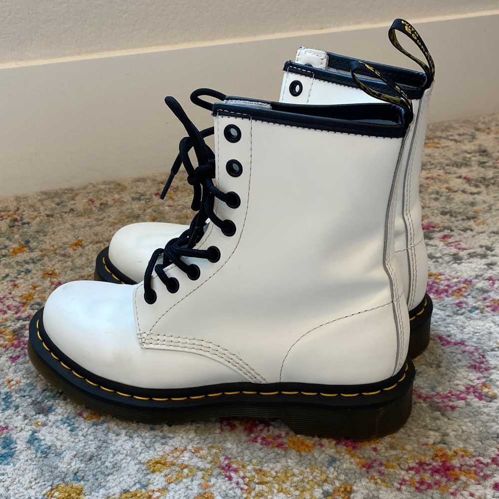 Dr. Martens | 1460 8-eyelet boots in white